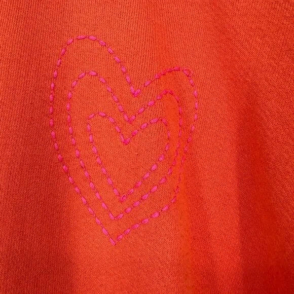 Evereve Sweatshirt Womens SMALL Embroidered Heart Preppy Academia Classiccore - Picture 3 of 11